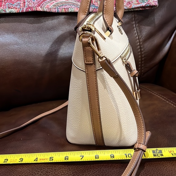 Anne Klein creamy buff color with beautiful saddle color straps. - Picture 15 of 17